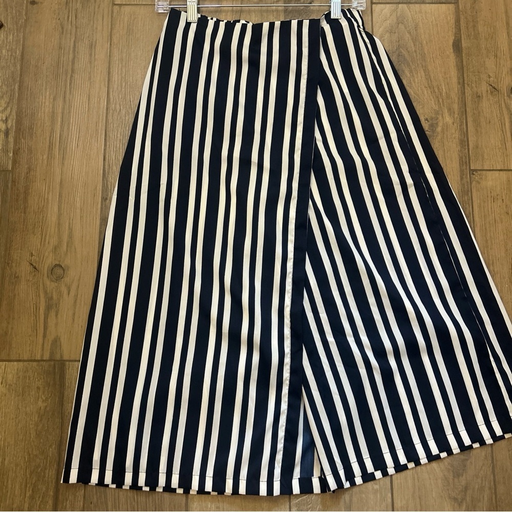 Zara Navy and White Striped Pants - Picture 5 of 14